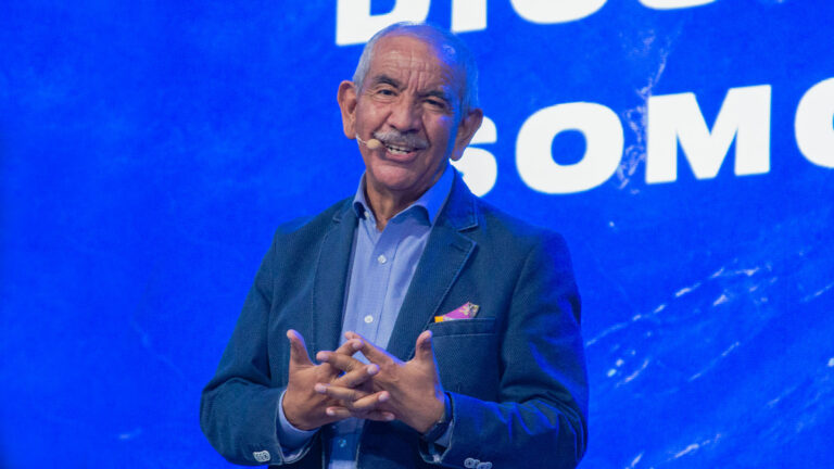 Dios y nosotros, somos mayoría