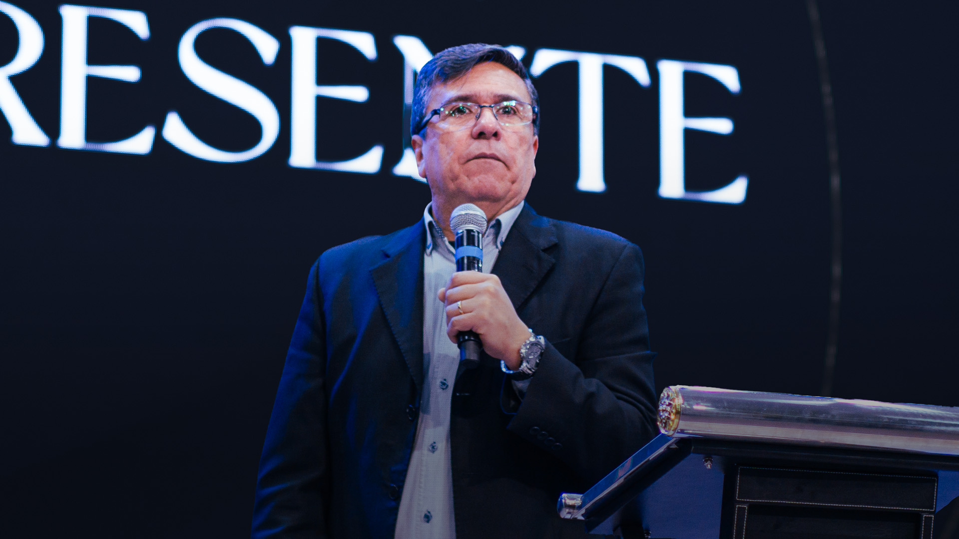 Dios es un padre presente