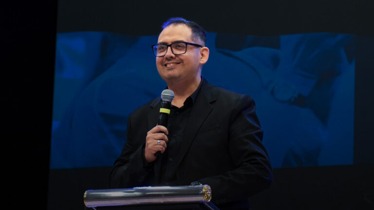 Proclamando el nombre de Jesús