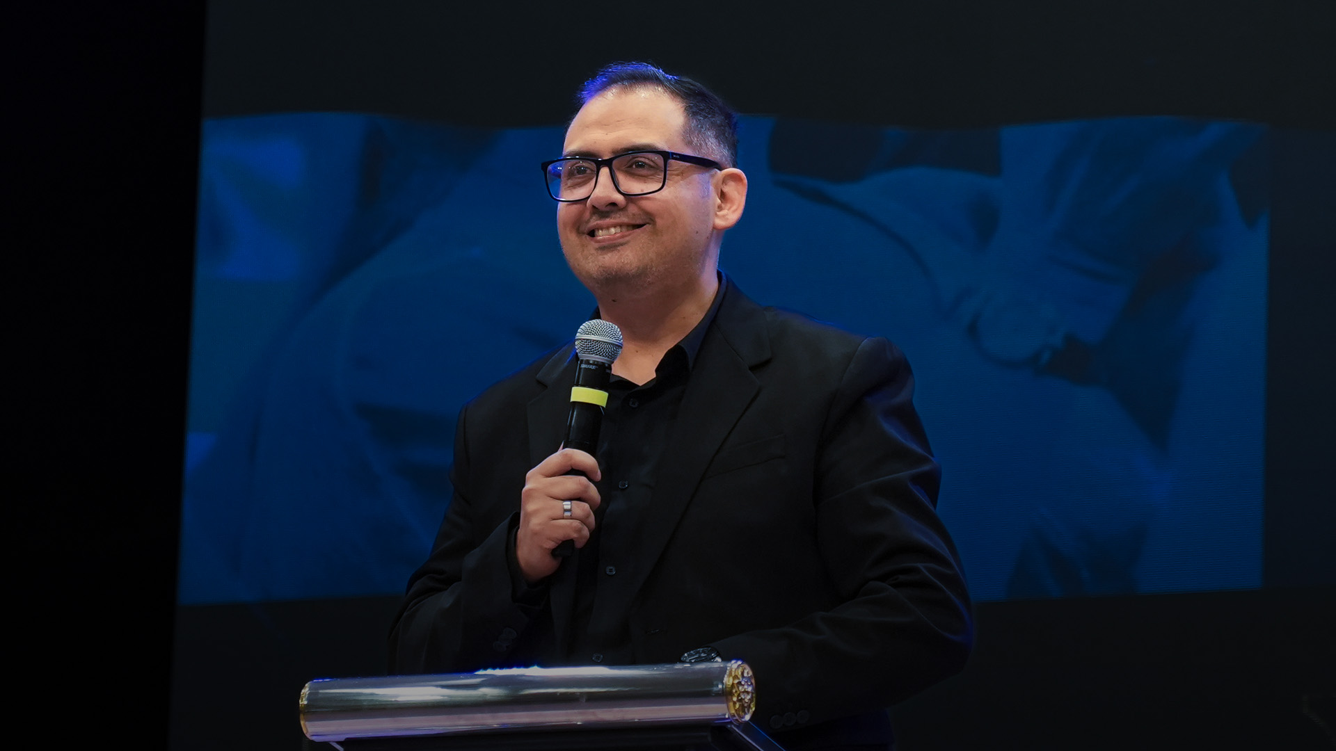 Proclamando el nombre de Jesús